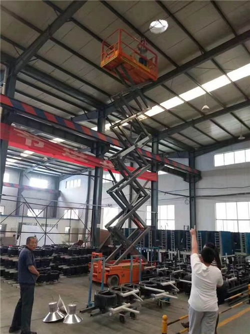 山東明通高空車租賃公司 槐蔭區(qū)越野剪刀車租賃,機(jī)場修建專用車